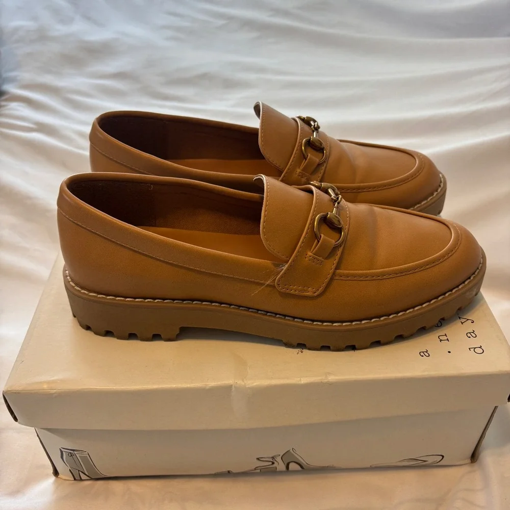 A New Day Danica Lug Sole Horsebit Loafers Tan Brown Memory Foam Shoes Womens 7